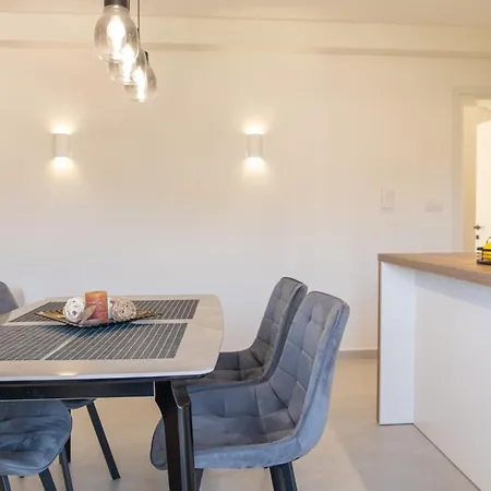 Casa John Kos Zipárion